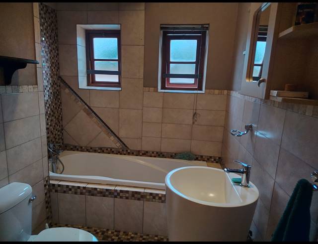 3 BEDROOM TOWNHOUSE FOR SALE IN WATERVAL EAST